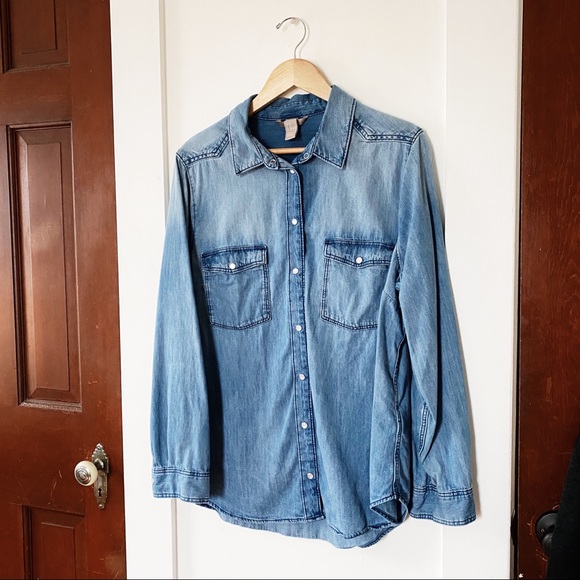 H&M+ chambray button down - Picture 2 of 2